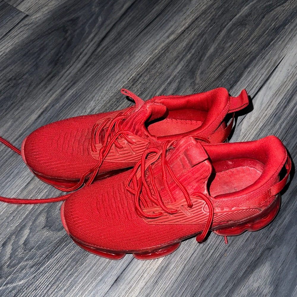 Link Men's Red Athletic Shoes